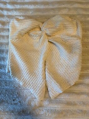 SHEIN Cream Knit Twist-Front Crop Top small never worn